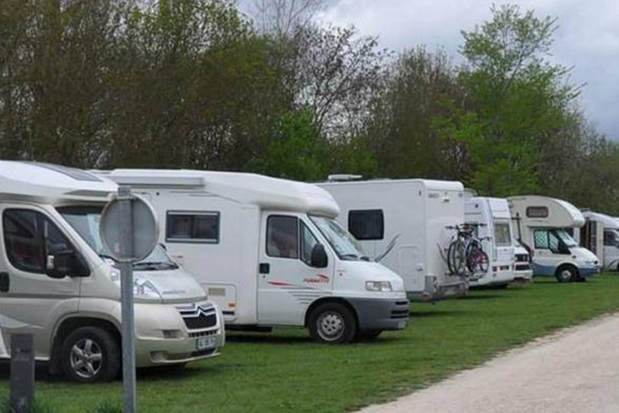 Aire de services camping cars - Oiron  France Nouvelle-Aquitaine Deux-Sèvres Plaine-et-Vallées 79100