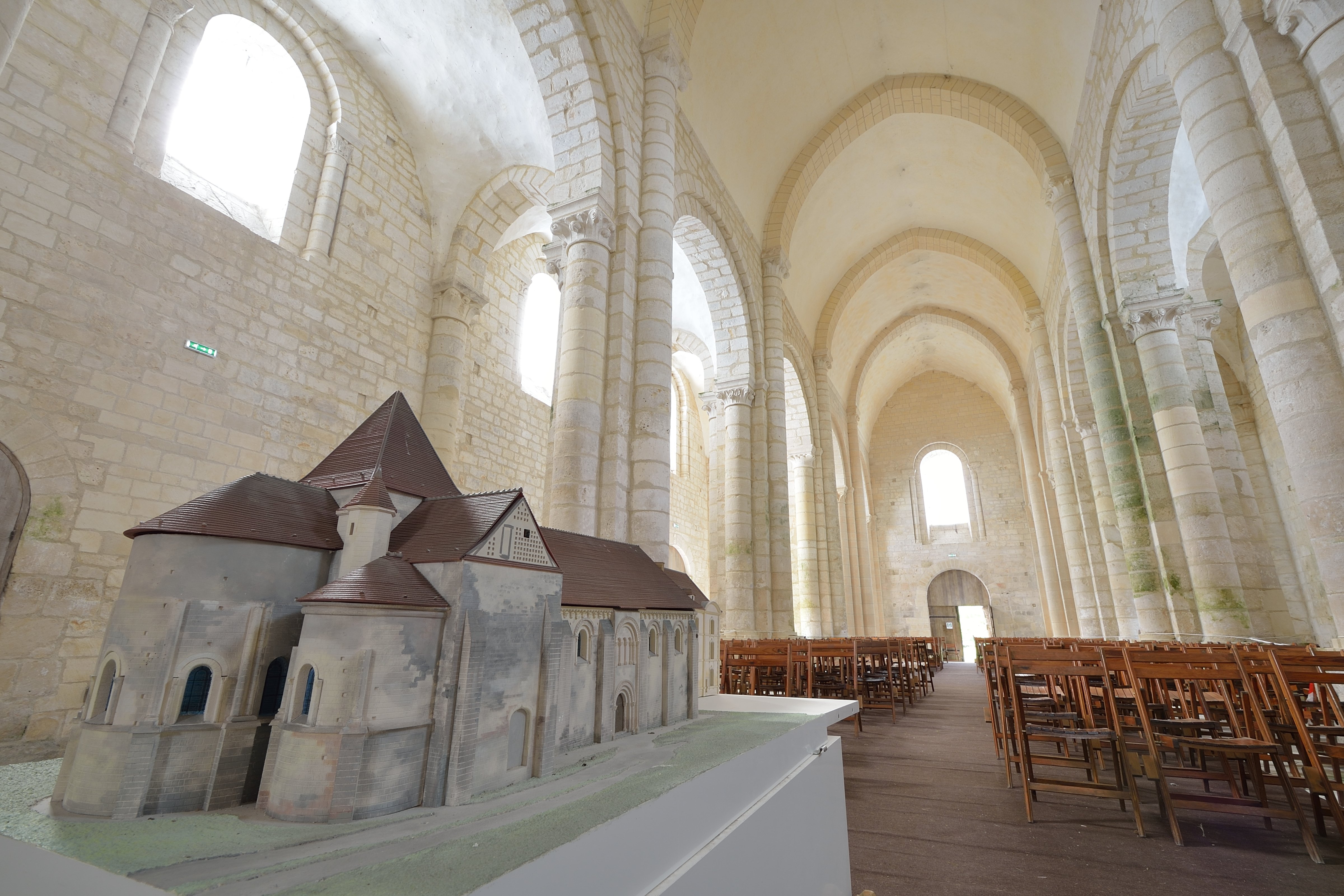 Abbaye de Villesalem - Prieuré Roman de Villesalem  France Nouvelle-Aquitaine Vienne Journet 86290