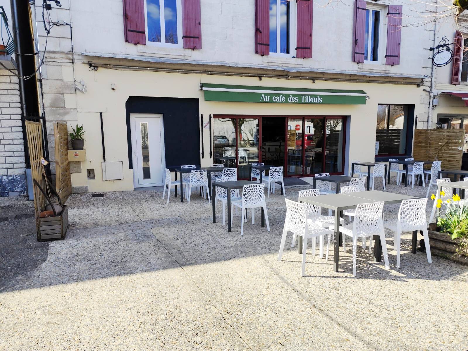 Au café des tilleuls