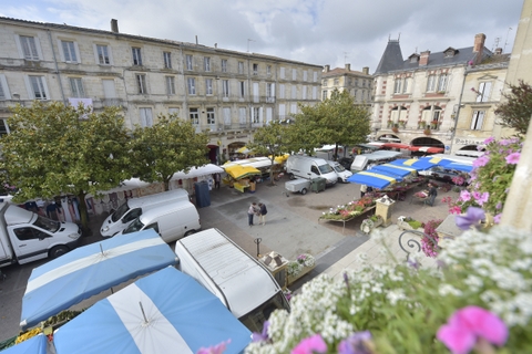 Marché hebdomadaire de Sainte-Foy-La-Grande (2/2)