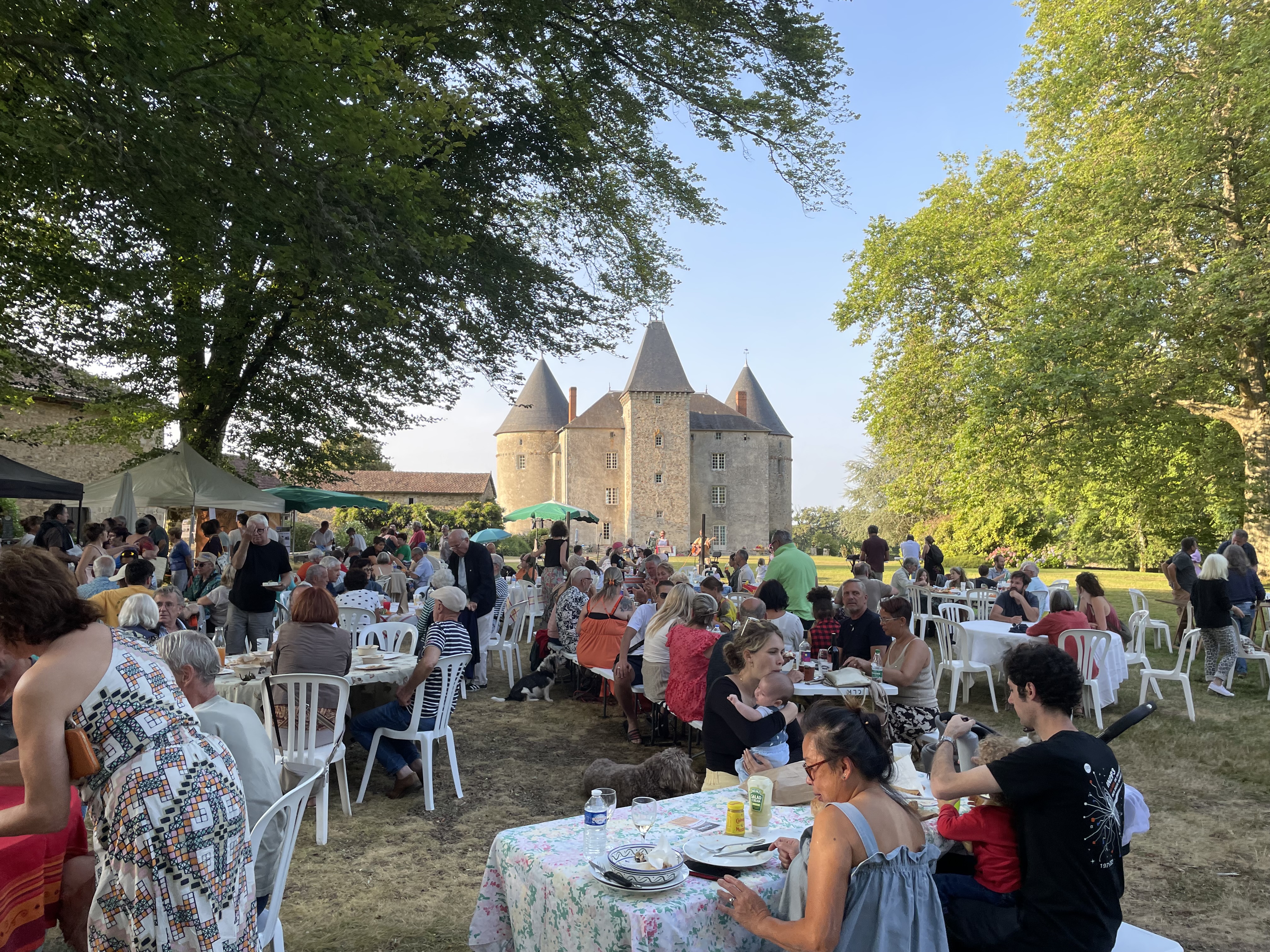 Marché de Producteurs Du Champ à l'assiette et concert au Château de Brie