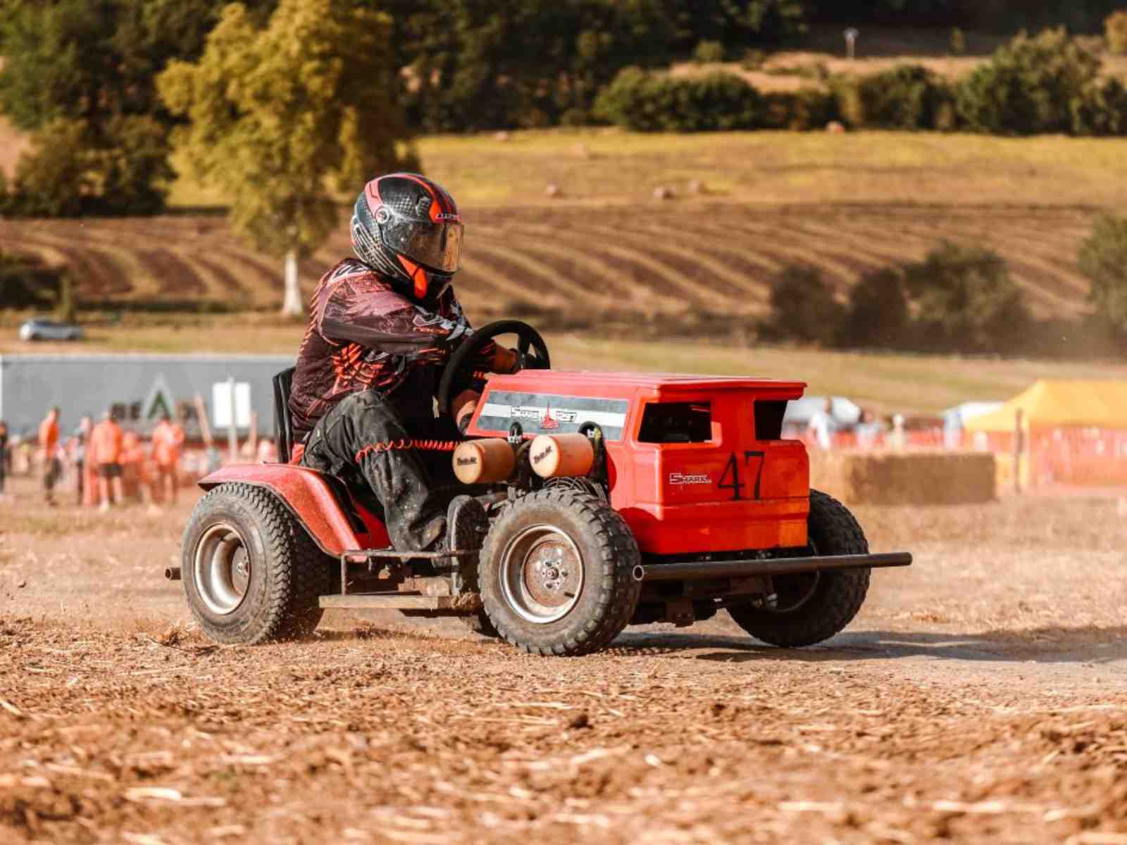 Courses de tracteurs tondeuses