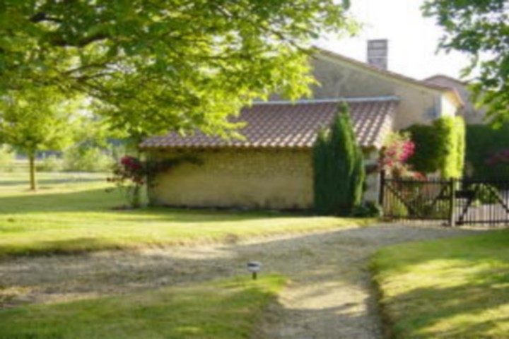 Gîte Les Hirondelles  France Nouvelle-Aquitaine Dordogne Ribérac 24600