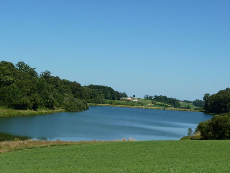 Lac de Castillon-de-Lembeye  France Nouvelle-Aquitaine Pyrénées-Atlantiques Castillon (Canton de Lembeye) 64350