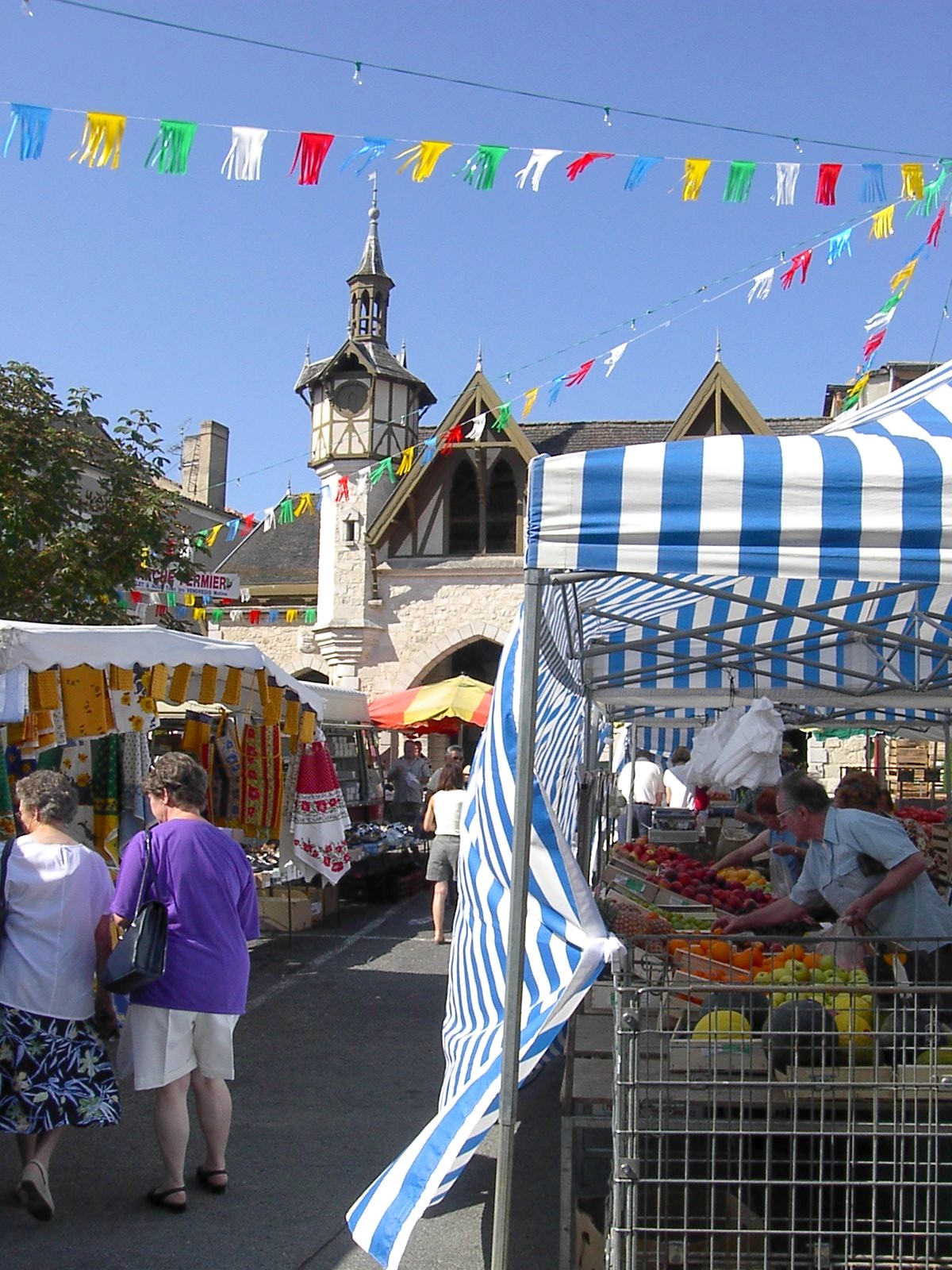 Marché traditionnel de Castillonnès