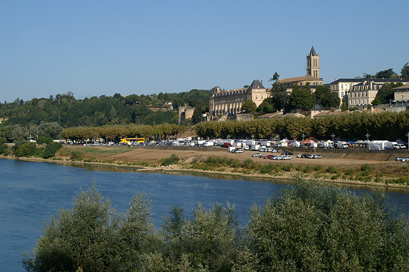 Marché hebdomadaire du samedi matin à La Réole (2/2)