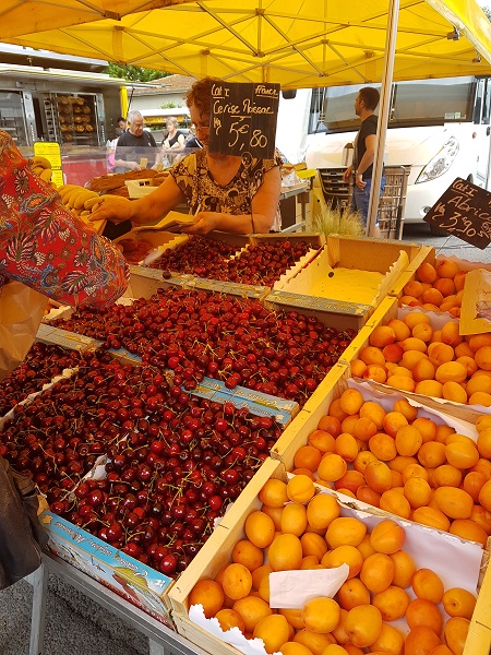 Petit marché de plein air d'Andernos  France Nouvelle-Aquitaine Gironde Andernos-les-Bains 33510