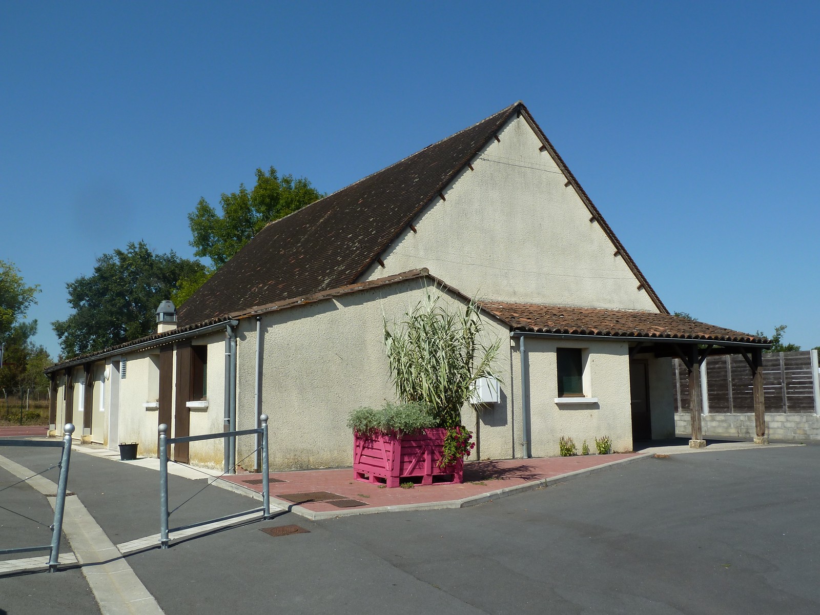 Salle des Fêtes Montpon-Ménestérol-Montignac  France Nouvelle-Aquitaine Dordogne Montpon-Ménestérol 24700