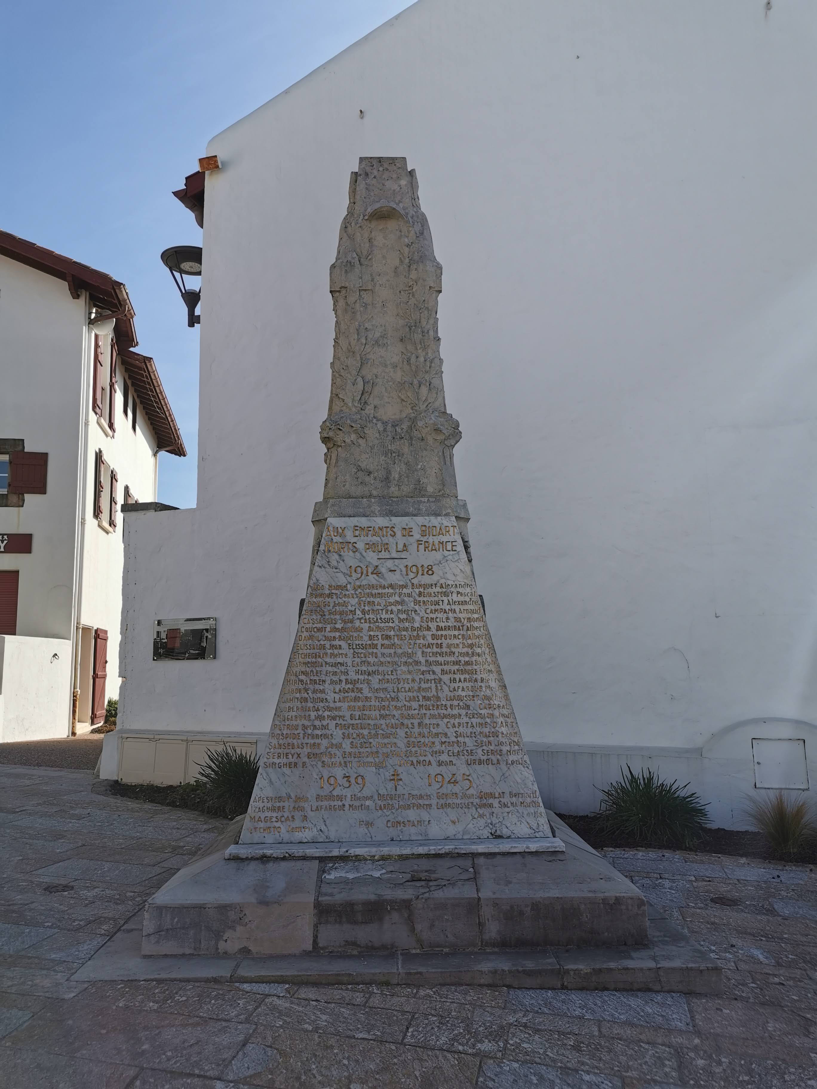 Monument aux morts  France Nouvelle-Aquitaine Pyrénées-Atlantiques Bidart 64210