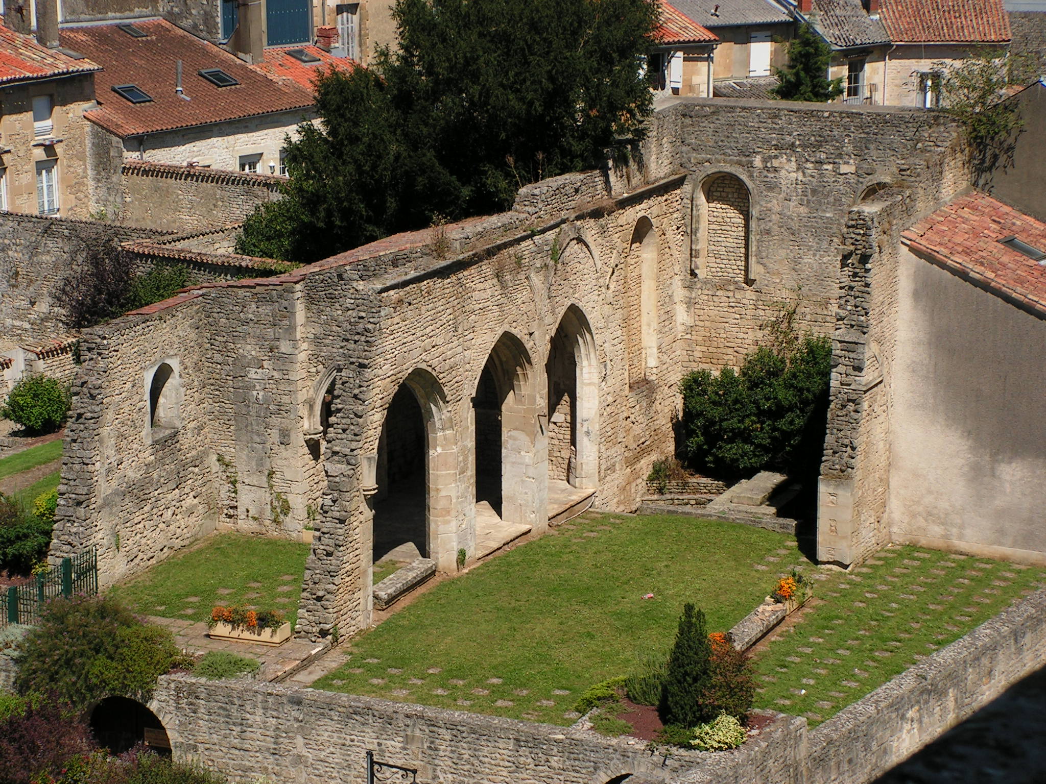 Vestiges de l'église Saint-Léger - Crypte  France Nouvelle-Aquitaine Deux-Sèvres Saint-Maixent-l'École 79400