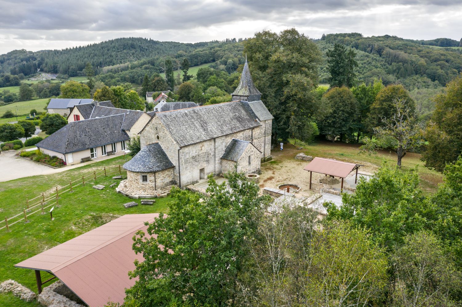 Eglise Notre-Dame de l'assoption ou Saint-Martin-de-Tours de Soudaine-Lavinadière null France null null null null