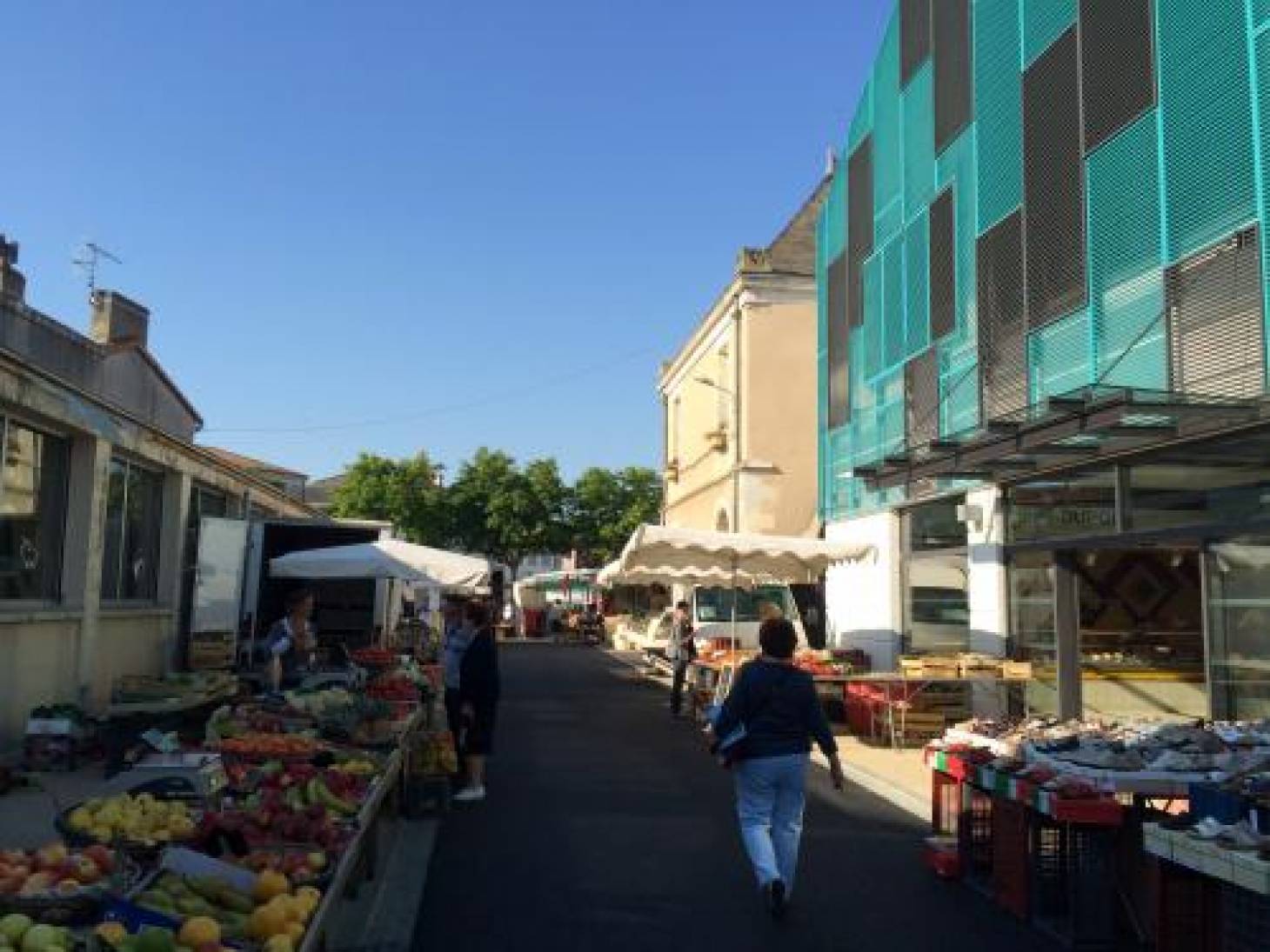 Marché de Neuville-de-Poitou (2/2)