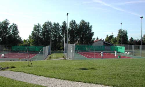 Court de tennis  France Nouvelle-Aquitaine Lot-et-Garonne Lauzun 47410