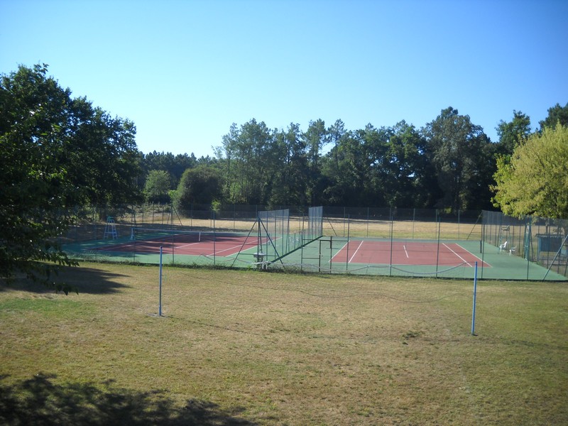 Courts de tennis de Houeillès  France Nouvelle-Aquitaine Lot-et-Garonne Houeillès 47420