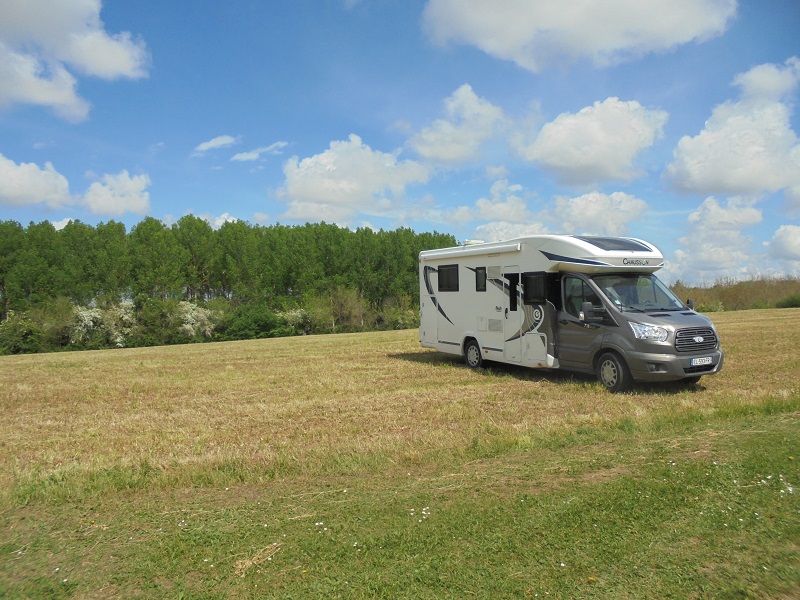 Aire de camping-cars chez l'habitant  France Nouvelle-Aquitaine Lot-et-Garonne Lauzun 47410