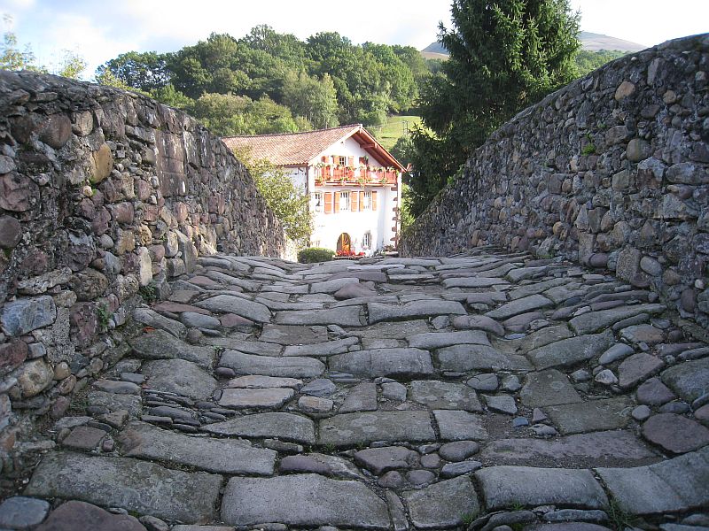 Visite du centre d'interprétation Mehaka sur la Basse Navarre et du village de Baigorri en français., Saint-Étienne-de-Baïgorry