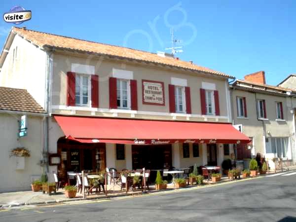 Le restaurant du Champs de Foire  France Nouvelle-Aquitaine Dordogne Saint Aulaye-Puymangou 24410