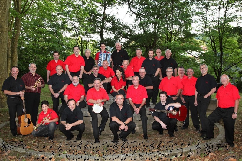 Chants basques avec le choeur d'hommes Gogotik de Saint Jean Pied de Port - CAMBO-LES-BAINS