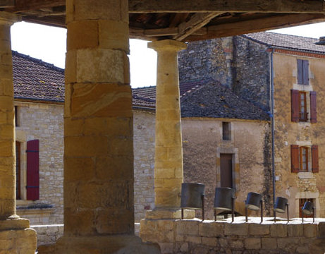 Petit marché traditionnel de Villefranche du Perigord - VILLEFRANCHE-DU-PERIGORD