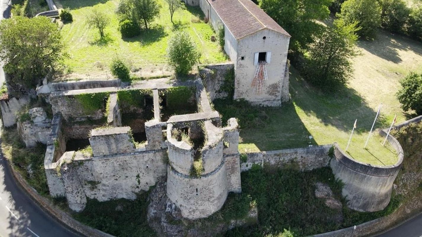 Visite commentée du château d'Argenton (1/2)
