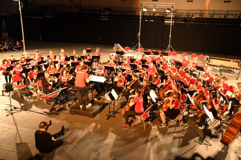 Le concert de l'orchestre symphonique des jeunes Thouarsais avec la participation des élèves Démos Thouarsais (1/1)