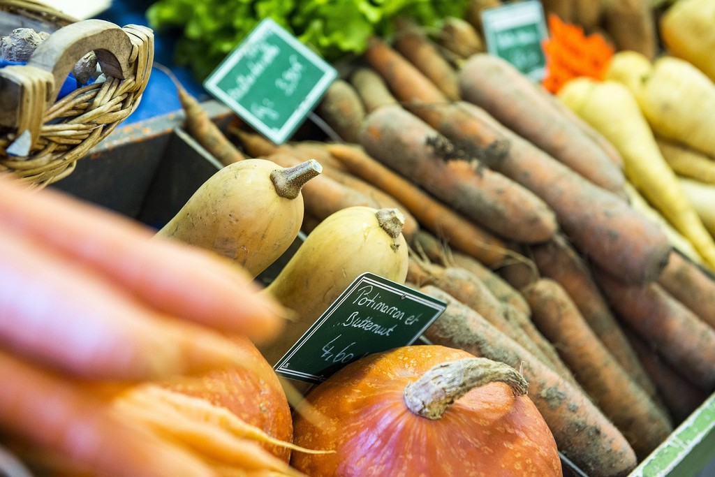 Le petit marché alimentaire (1/1)