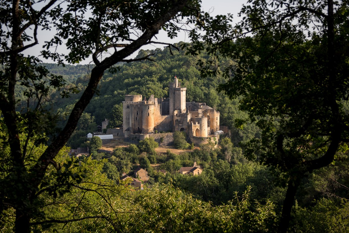 Bonaguil, du château à l'église de Lastreilles