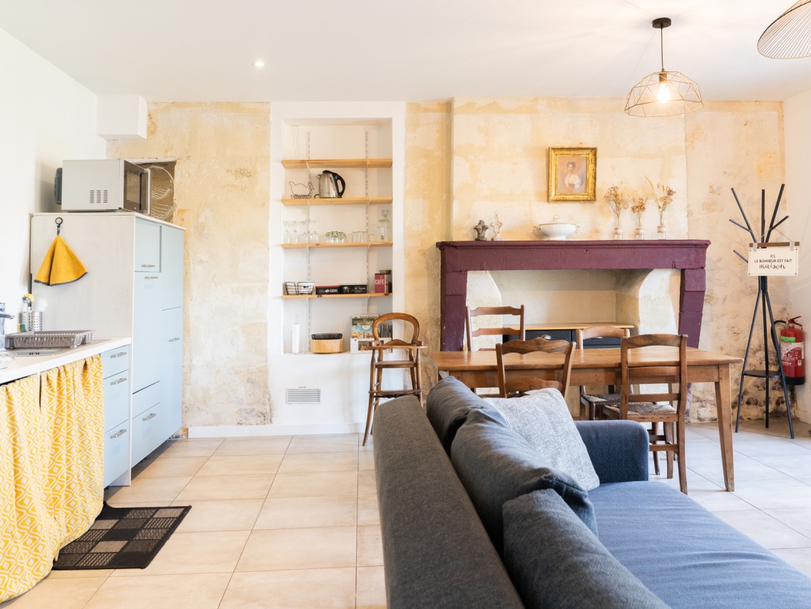 Domaine d'Écoline - Le Chai - Cuisine et salle à manger