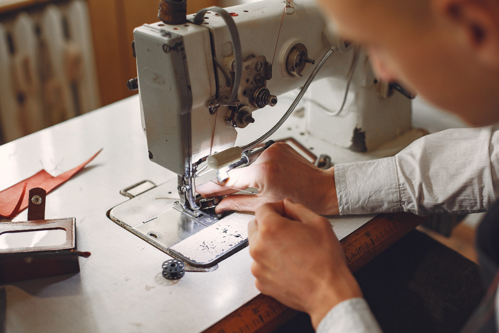 Atelier entretien de machine à coudre et gestes de base de la retouche