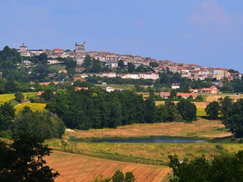 Monflanquin, la promenade des châteaux de la Lède