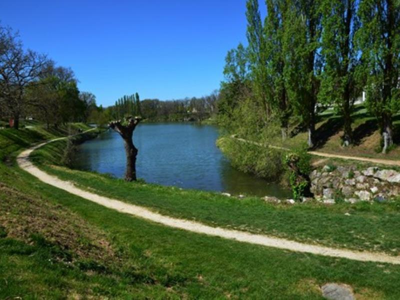 Monflanquin, la promenade des châteaux de la Lède