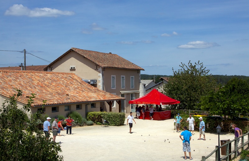 Concours de pétanque semi-nocturne