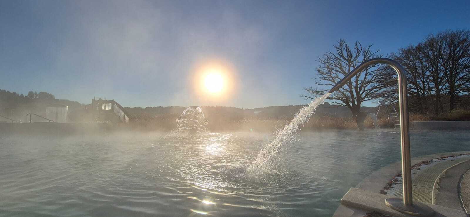 Bassin extérieur La Piscine du Lac de Saint-Pardoux - hiver