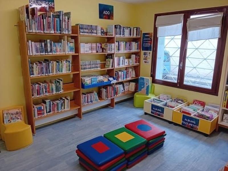 Bibliothèque Castillonnès