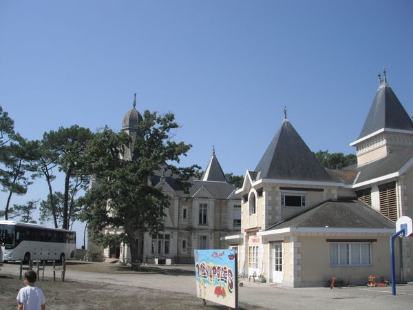 Centre de vacances UFOVAL - Castel Landou