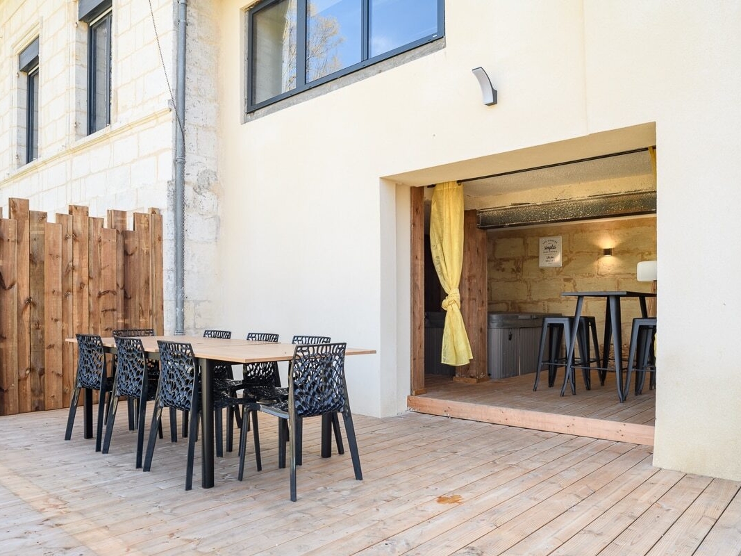 Domaine d'Écoline - Le Patio - Terrasse et espace jacuzzi