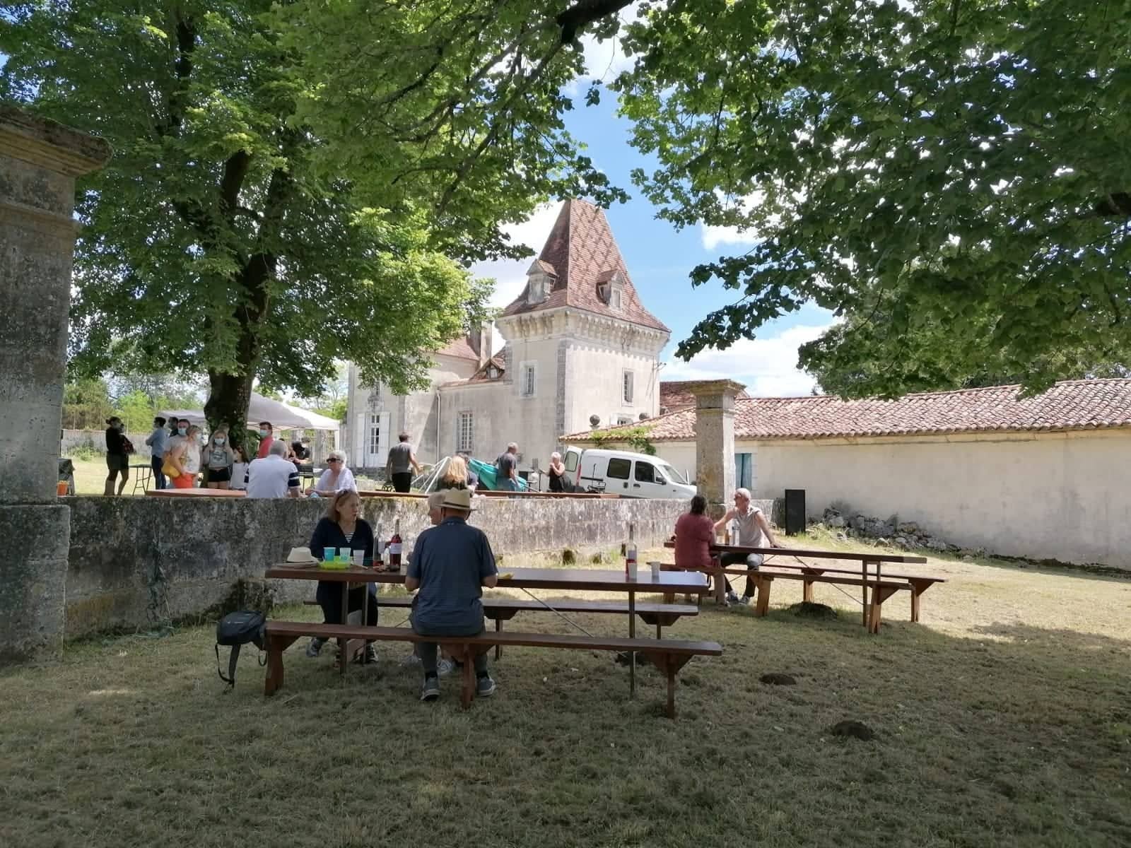 Marché gourmand au château