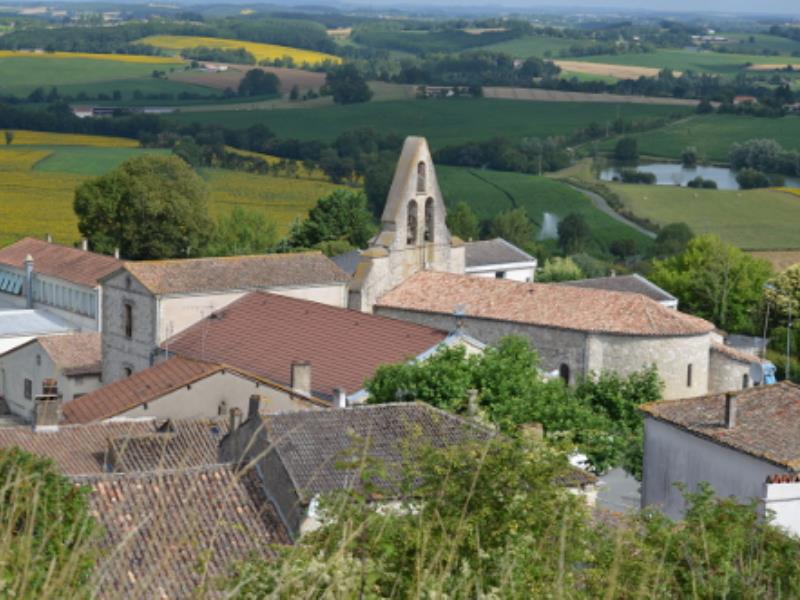 Monbahus, sur la butte de la Vierge
