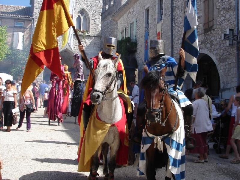 33èmes Fêtes Médiévales - Les dernières amazones et l'origine de la flamme