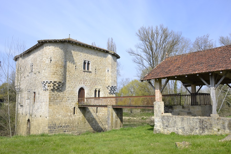 Moulin fortifié de Bagas