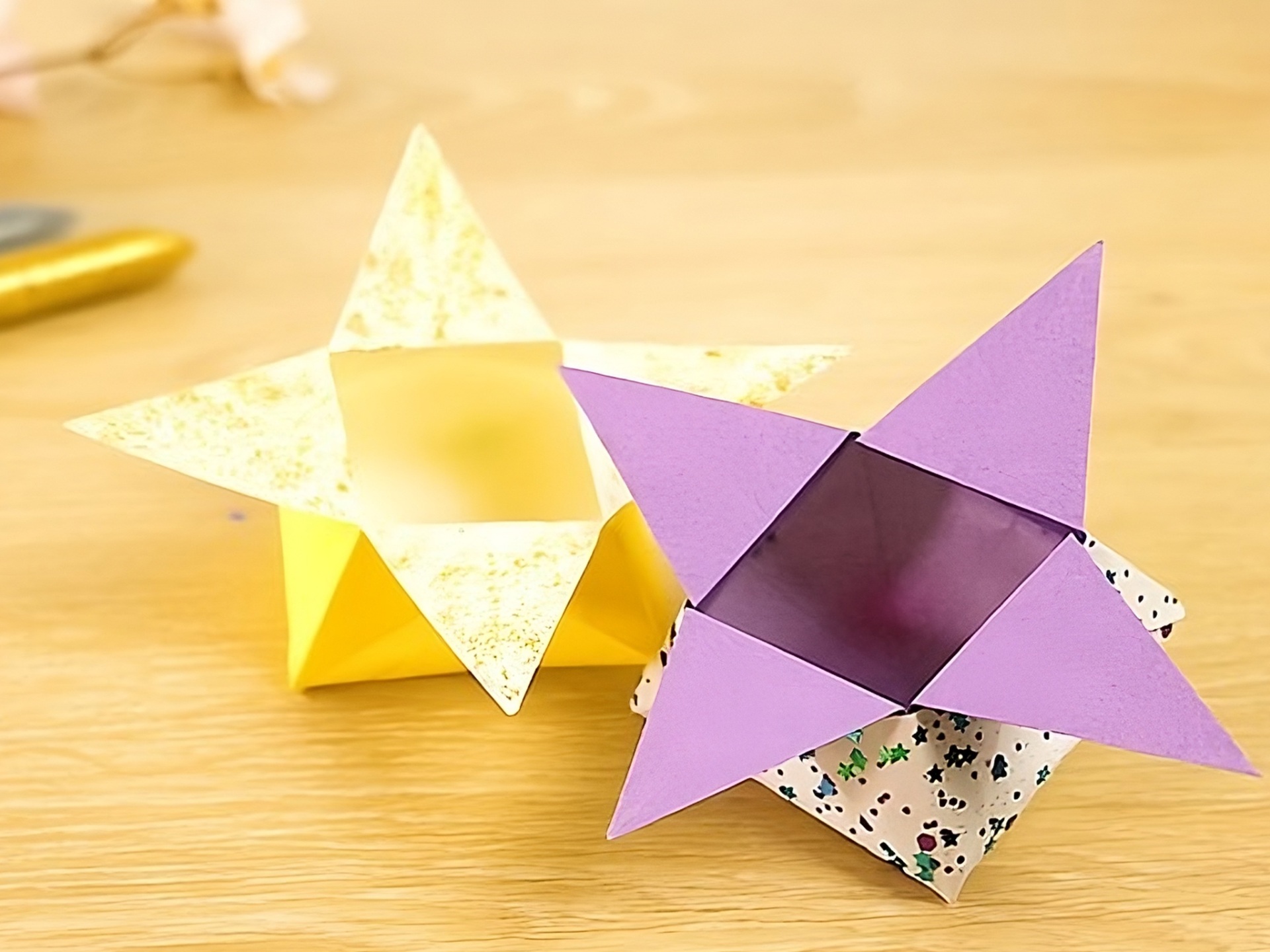 Atelier : « Origamis de Noël »