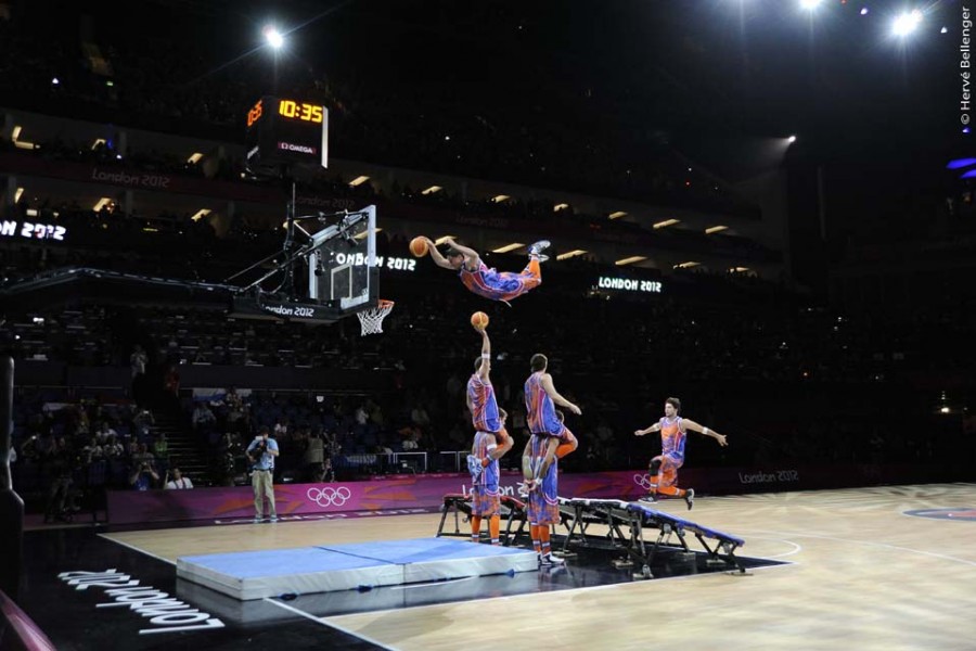 Basket acrobatique avec les Crazy Dunkers