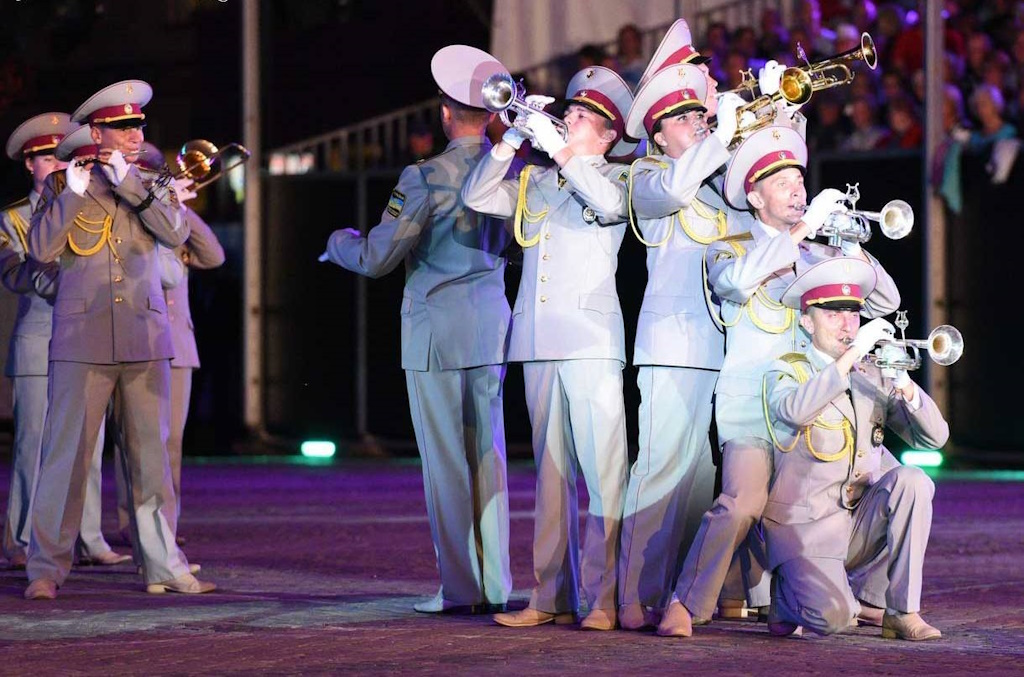 The Orchestra Of The 194 Pontoon Bridge Regiment de Novomoskovsk (Ukraine)