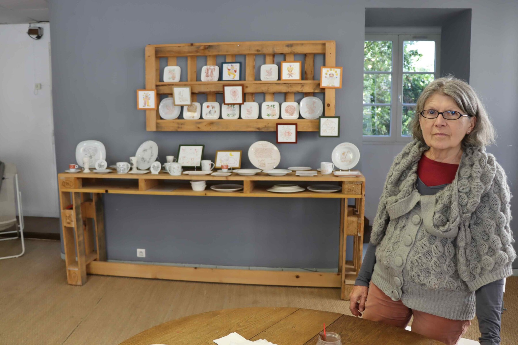 Exposition de peintures sur porcelaines et faï ...