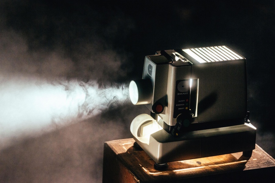 Projection-débat autour du film « La petite fi ...