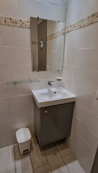 Salle-d-eau-lavabo--800x600-.jpg
