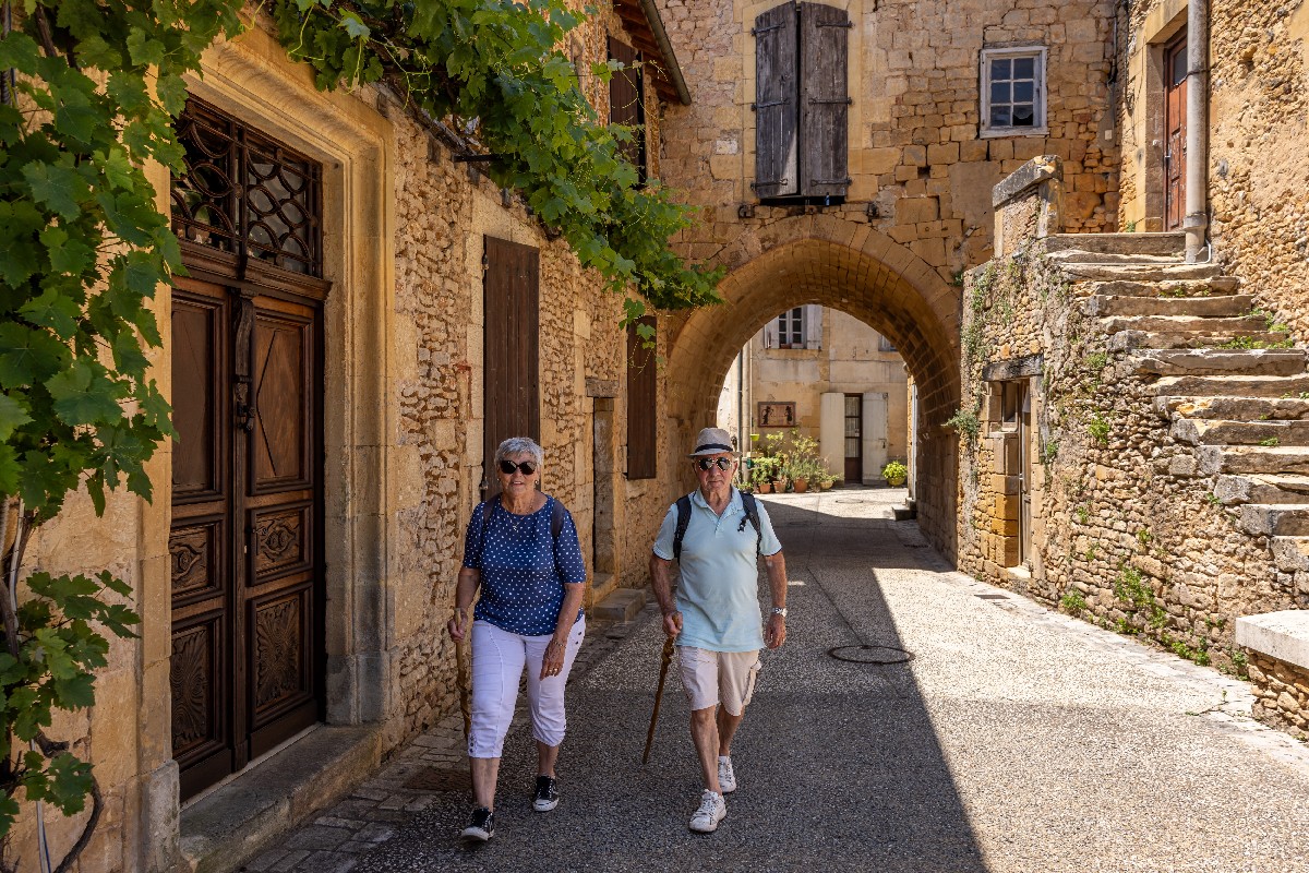 Cadouin en écomobilité - L'abbaye au suaire, i ...