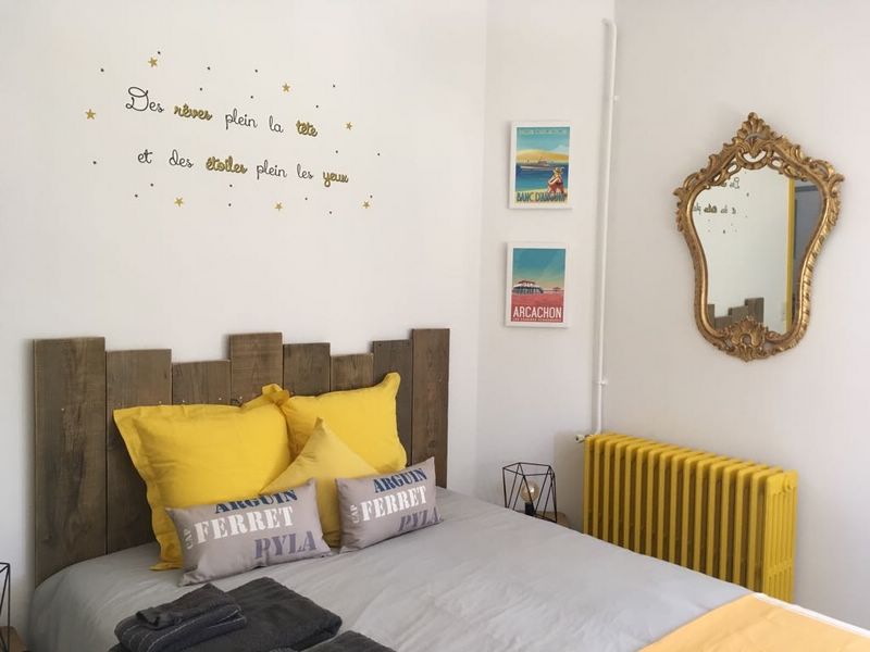 chambre-jaune--800x600-.jpg