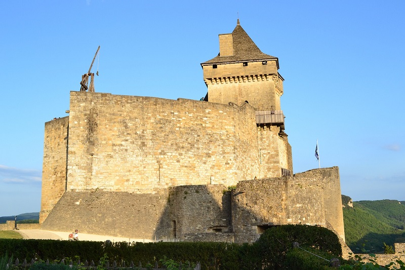 Castelnaud sort l'artillerie lourde