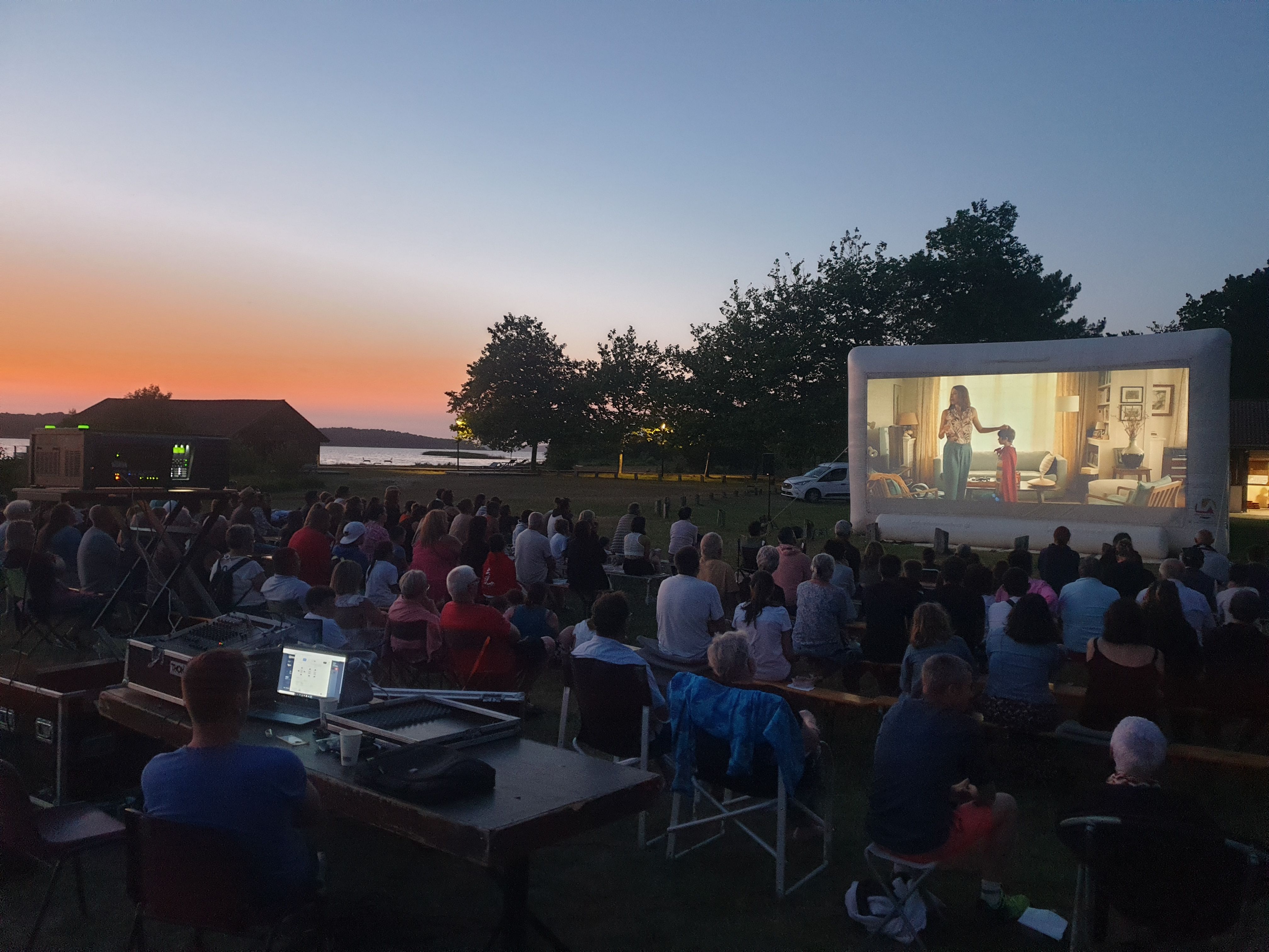 Cinéma en plein air aà Biscarrosse Ville